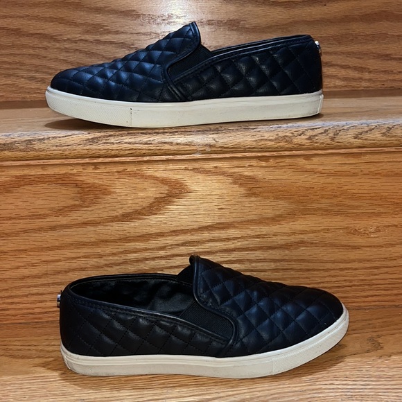 Steve Madden Ecentrcq Womens 9 Black Quilted Slip On Round Toe Sneaker Flats - Picture 7 of 9